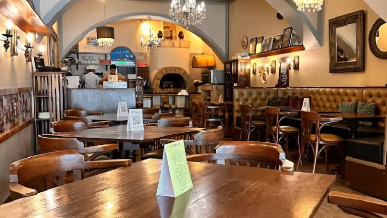 Cafe Nomad