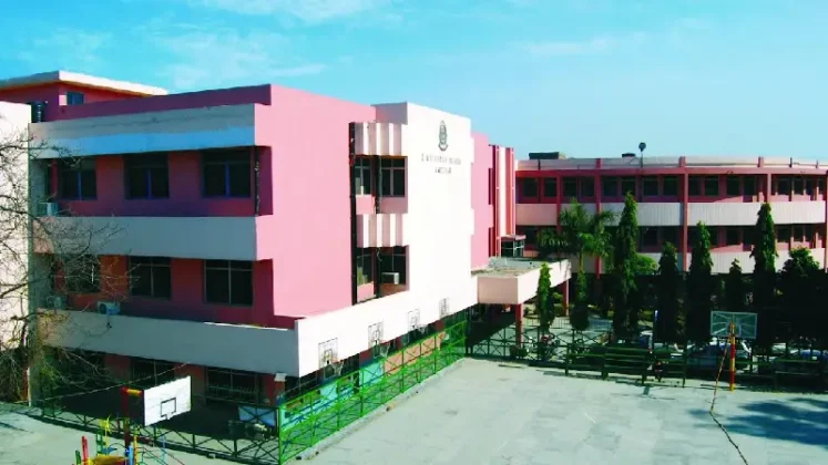 Best Schools In Punjab: Providing Quality Education To Students 4 Dav Public School, Amritsar