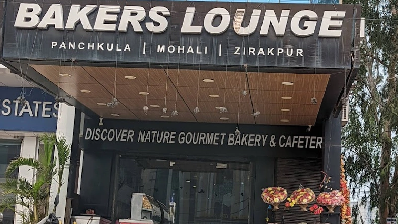  Baker'S Lounge: